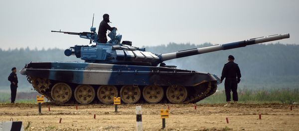 Biatlón de tanques - Sputnik Mundo