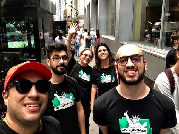 De izquierda a derecha, Emiliano Panelli,  Martín Zalucki, Daniela Guini, Florencia Coelho y Santiago Nasra. - Sputnik Mundo