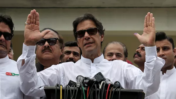 El líder del partido centrista Movimiento por la Justicia (PTI) de Pakistán, Imran Khan