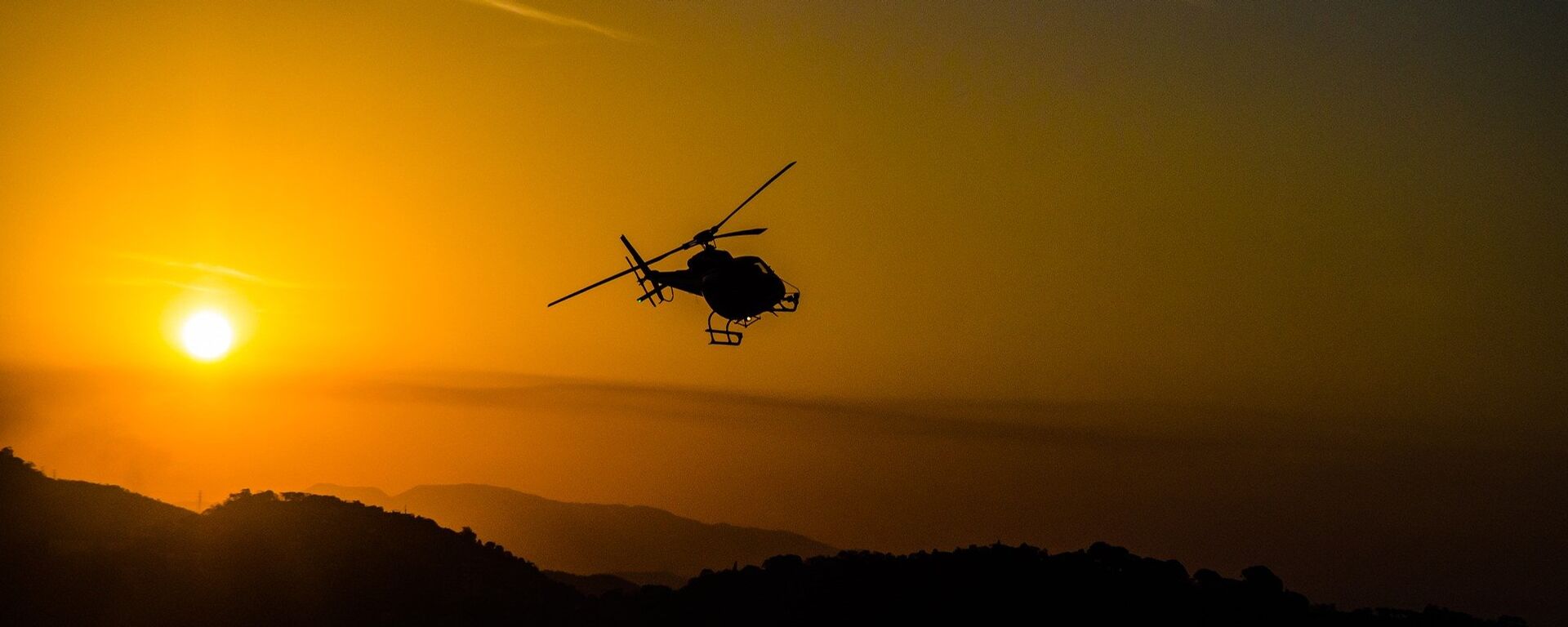 Un helicóptero (imagen referencial) - Sputnik Mundo, 1920, 26.03.2022