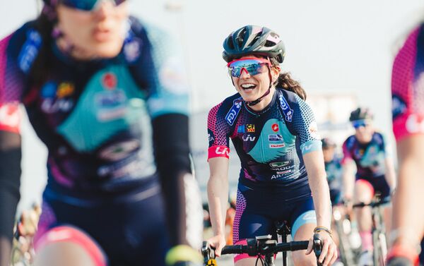 Ciclistas del proyecto 'Donnons des elles au vélo' en su vuelta a Francia - Sputnik Mundo