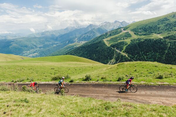 Ciclistas del proyecto 'Donnons des elles au vélo' en su vuelta a Francia - Sputnik Mundo