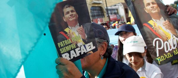 Partidarios del expresidente de Ecuador, Rafael Correa - Sputnik Mundo