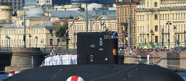 El solemne desfile del Día de la Armada en San Petersburgo El solemne desfile del Día de la Armada en San Petersburgo - Sputnik Mundo