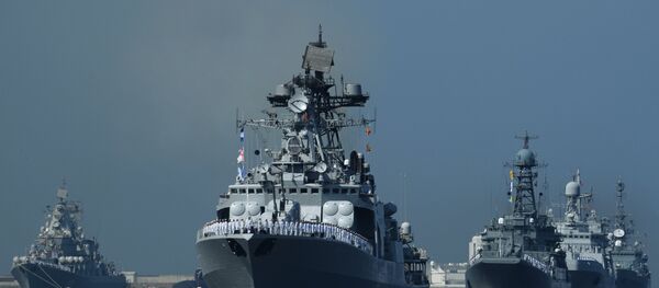 Desfile con motivo del Día de la Armada de Rusia Desfile con motivo del Día de la Armada de Rusia - Sputnik Mundo