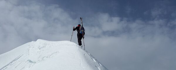 Un alpinista (imagen referencial) - Sputnik Mundo