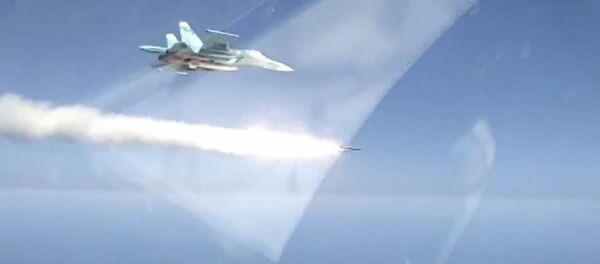 El Su-34 elimina a un 'buque terrorista' con un misil supersónico - Sputnik Mundo