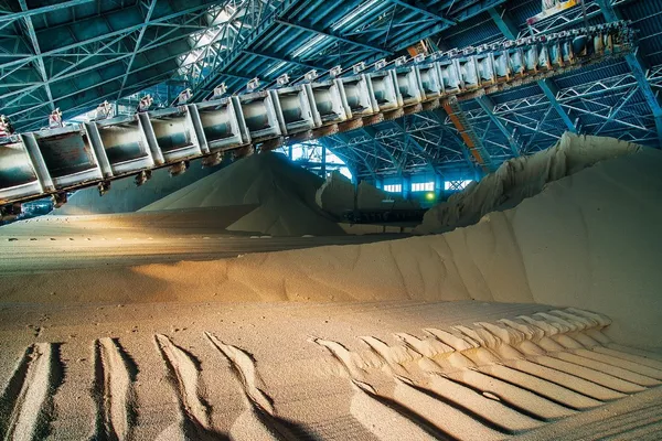 Producción de fertilizantes fosfatados en una fábrica de PhosAgro Producción de fertilizantes fosfatados en una fábrica de PhosAgro - Sputnik Mundo