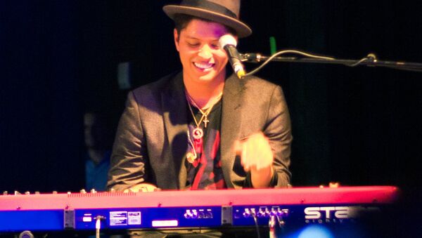 Bruno Mars - Sputnik Mundo