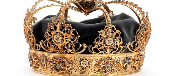 Una de las coronas reales de Carlos IX robadas en Suecia - Sputnik Mundo