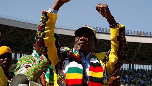 Emmerson Mnangagwa, presidente de Zimbabue - Sputnik Mundo