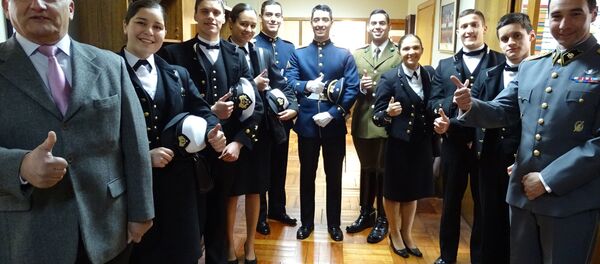 Deportistas chilenos en el ministerio de Defensa antes de su partida al Mundial Militar de Natación - Sputnik Mundo