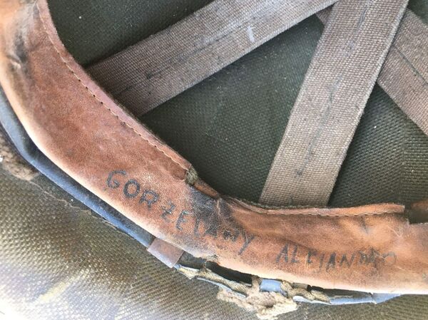 El casco del excombatiente de Malvinas, el argentino Alejandro Gorzelany - Sputnik Mundo