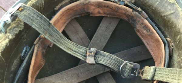 El casco de Alejandro Gorzelany en la Guerra de Malvinas - Sputnik Mundo