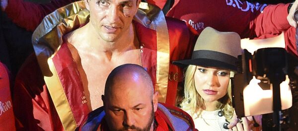 Vladímir Klichkó y Hayden Panettiere en 2015 - Sputnik Mundo