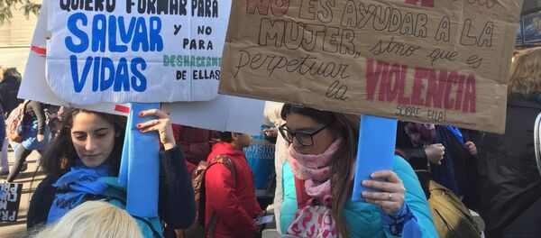 Manifestantes anti abortistas en Buenos Aires, Argentina Manifestantes anti abortistas en Buenos Aires, Argentina - Sputnik Mundo