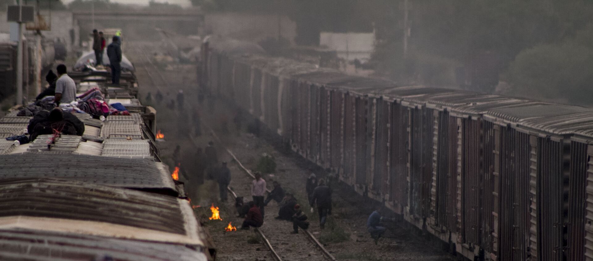Migrantes esperan la salida de La Bestia en México - Sputnik Mundo, 1920, 07.08.2018