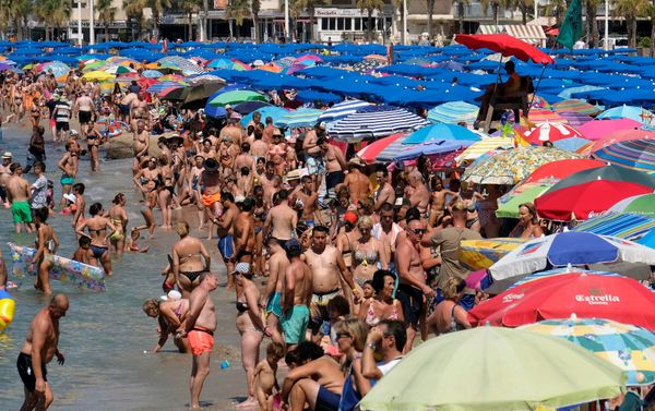 La playa de Benidorm, España - Sputnik Mundo