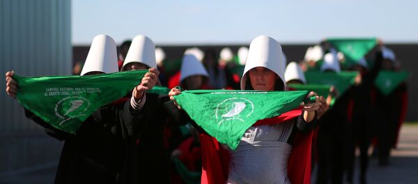 Una manifestación por el aborto legal, seguro y gratuito en Argentina - Sputnik Mundo