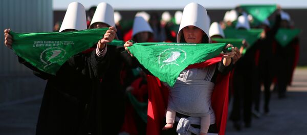 Manifestación a favor de la legalización del aborto en Argentina - Sputnik Mundo