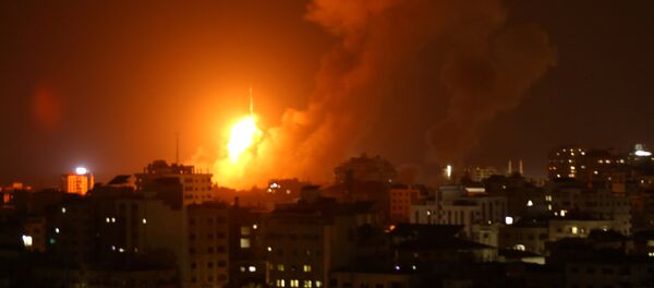 Ataque de Israel sobre la Franja de Gaza - Sputnik Mundo