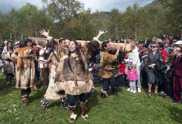 La vida poco conocida de los pueblos indígenas de Rusia - Sputnik Mundo