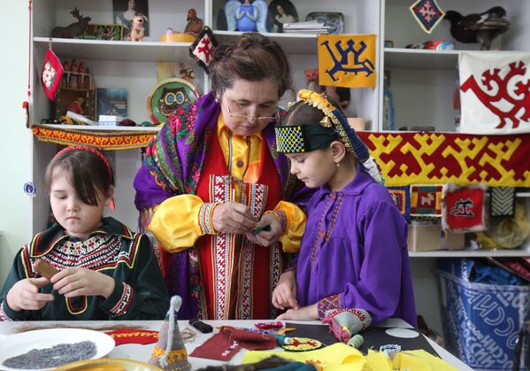 La vida poco conocida de los pueblos indígenas de Rusia - Sputnik Mundo