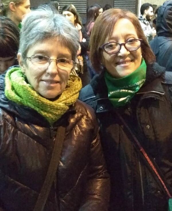 Rosario y Claudia, del colectivo uruguayo de mujeres Las Puñadito. - Sputnik Mundo