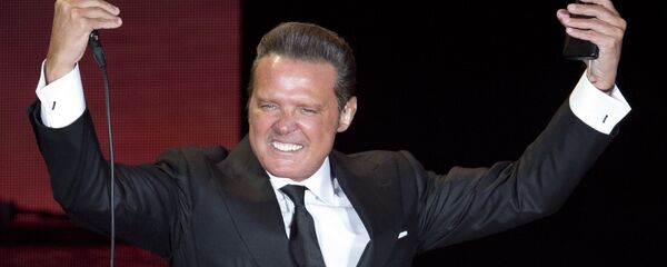 Luis Miguel durante el primer concierto de su gira México por siempre - Sputnik Mundo