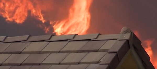 Como en un pasaje bíblico: los fuertes incendios 'devoran' California - Sputnik Mundo