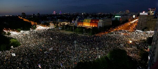 Protestas en Bucarest, capital de Rumanía - Sputnik Mundo