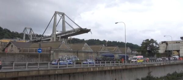 Se derrumba un puente de una autopista en Génova, Italia - Sputnik Mundo