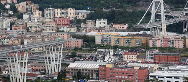 Se derrumba un puente de una autopista en Génova, Italia - Sputnik Mundo