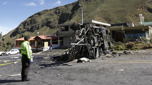 Accidente de autobús en la carretera Pifo-Papallacta, Ecuador - Sputnik Mundo