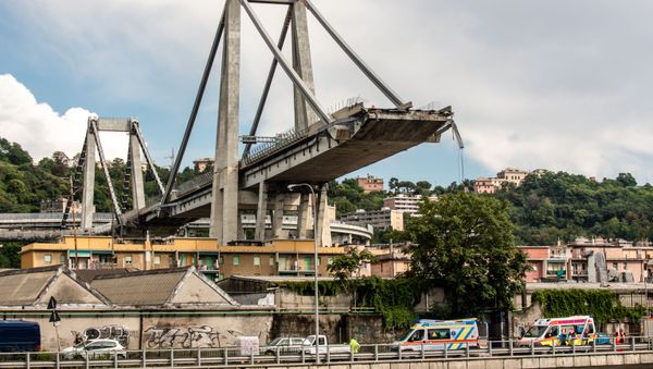 El colapso de un puente en Génova El colapso de un puente en Génova - Sputnik Mundo