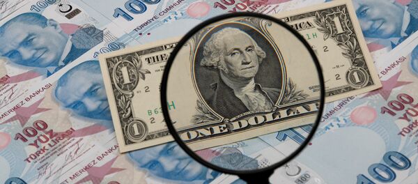 Dólar estadounidense y liras turcas - Sputnik Mundo