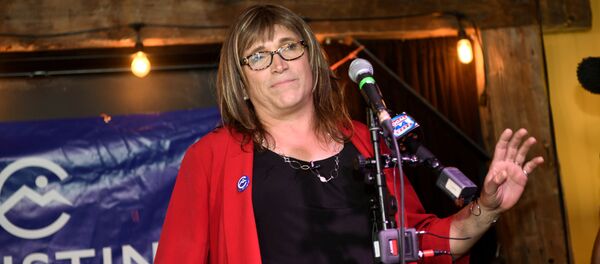 Christine Hallquist, candidata para gobernadora del estado de Vermont por el Partido Demócrata - Sputnik Mundo