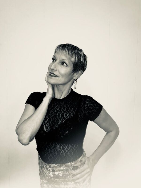 Sin abrazos ni escenarios: el festival de tango más esperado del mundo en tiempos de pandemia - Sputnik Mundo