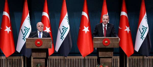 Heidar al Abadi, primer ministro iraquí y Recep Tayyip Erdogan, presidente turco - Sputnik Mundo