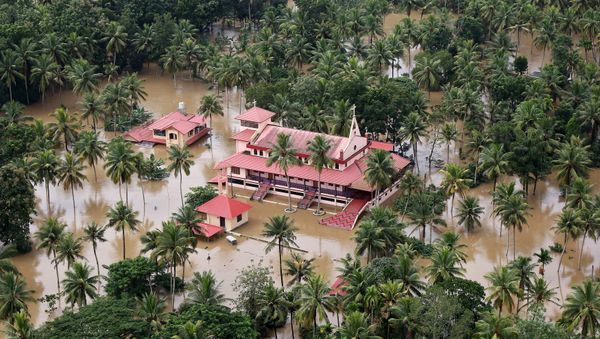 Zona inundada en Kerala, la India Zona inundada en Kerala, la India - Sputnik Mundo
