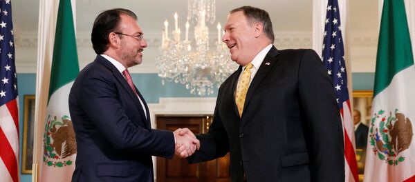 El secretario de Relaciones Exteriores de México, Luis Videgaray, y el jefe de la diplomacia de EEUU, Mike Pompeo - Sputnik Mundo