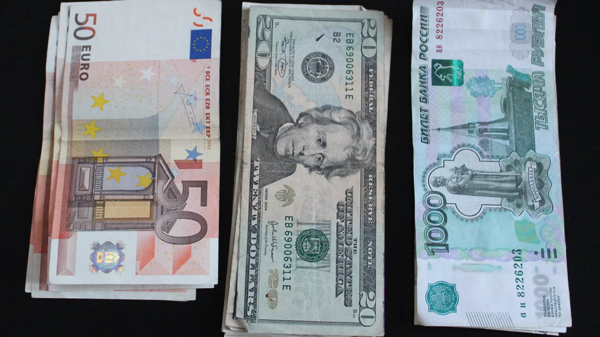Euros, dólares y rublos