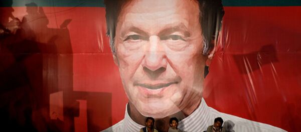 El retrato de Imran Khan, nuevo primer ministro de Pakistán - Sputnik Mundo
