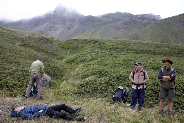 Los turistas hacen una parada en el camino durante su viaje al monte Paektu. - Sputnik Mundo