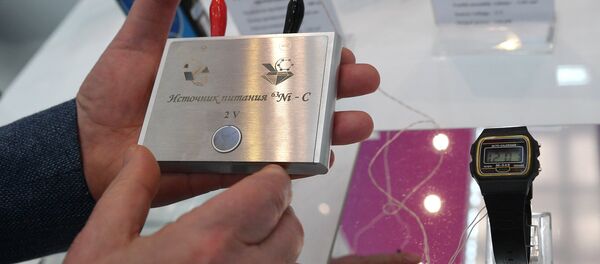 Una batería nuclear 2v - Sputnik Mundo