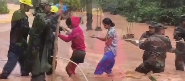 India sufre de lo que llaman la inundación más grande del siglo - Sputnik Mundo