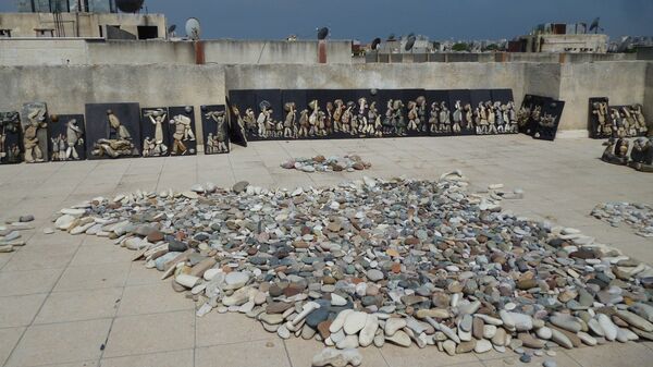 Nizar ha logrado crear miles y miles de cuadros Nizar ha logrado crear miles y miles de cuadros - Sputnik Mundo