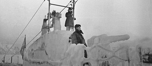 Un submarino helado de la Flota del Norte de la URSS en 1943 - Sputnik Mundo