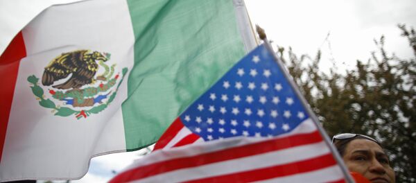 Banderas de México y EEUU - Sputnik Mundo