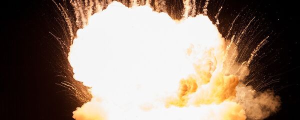 Explosión de una bomba (imagen referencial) - Sputnik Mundo